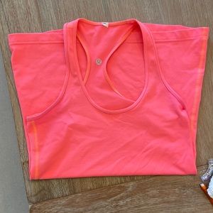 Lululemon tank